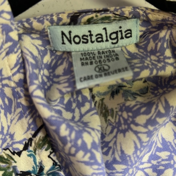 Nostalgia Floral Sleeveless Blouse - Picture 4 of 5